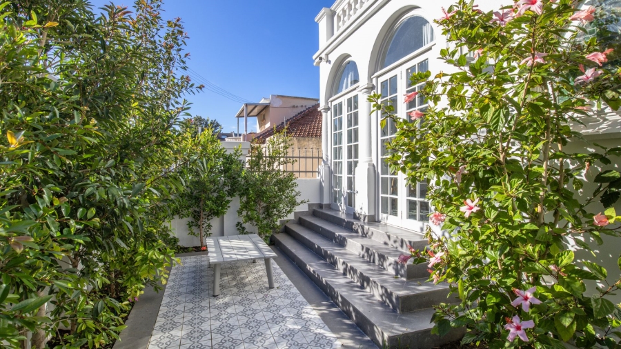 To Let 5 Bedroom Property for Rent in Three Anchor Bay Western Cape